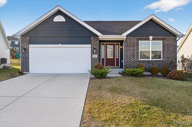 $355,000 | 203 Homestretch Lane, Wentzville, MO 63385