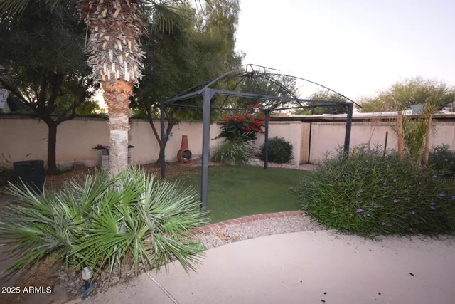 $650,000 | 3926 East Laurel Lane, Phoenix, AZ 85028