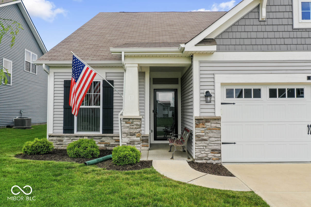 104 Perlican Drive Cicero, IN 46034 - Photo 3 of 38