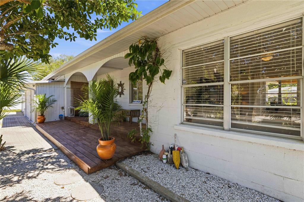 624 Bayshore Road Nokomis, FL 34275 - Photo 4 of 73