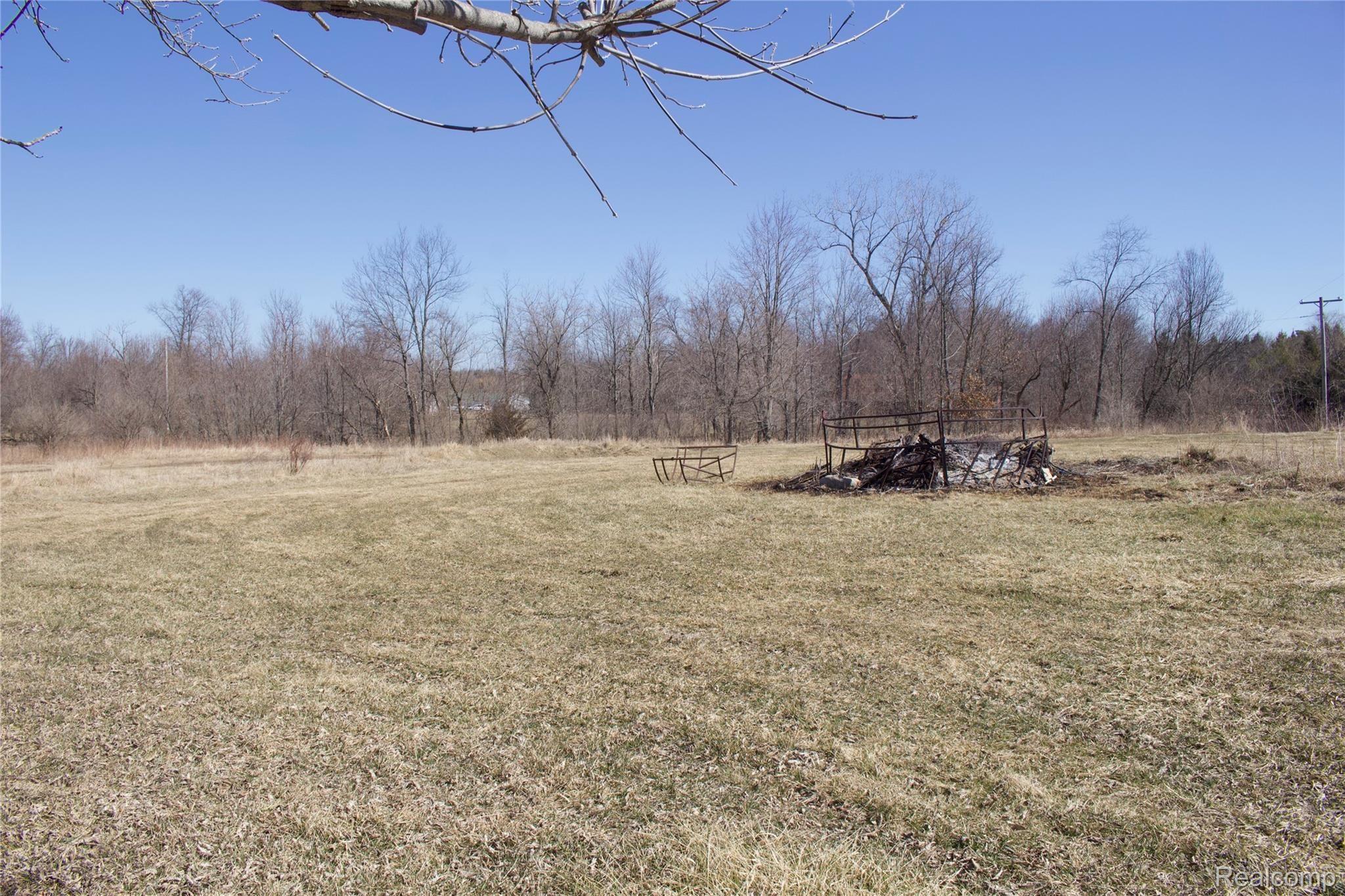 2695 East Jones Road Howell, MI 48855 - Photo 13 of 25 Propery4.jpg