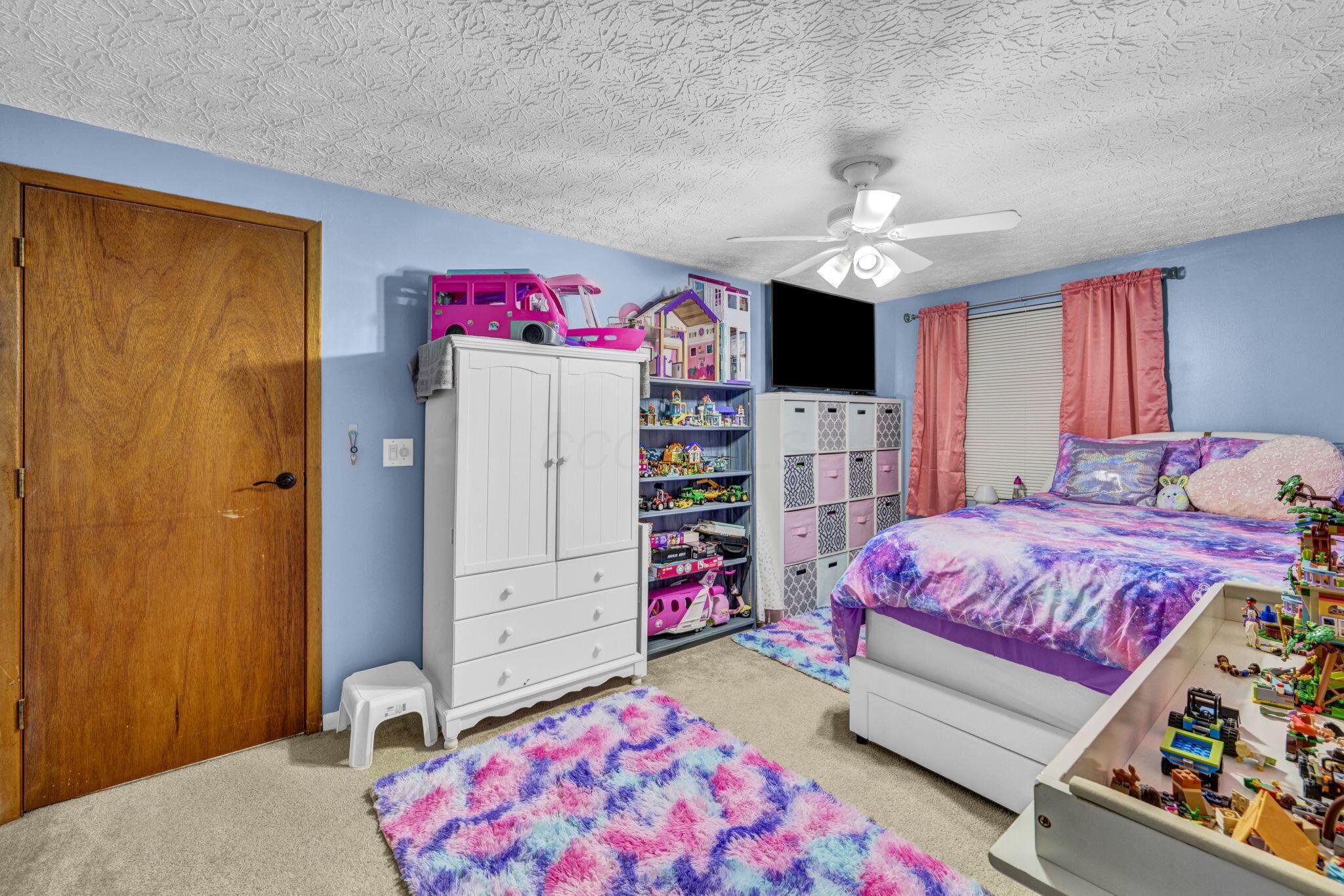 717 Cherry Hollow Road, Unit B Columbus, OH 43228 - Photo 20 of 33 22-web-or-mls-Cherry Hollow_3
