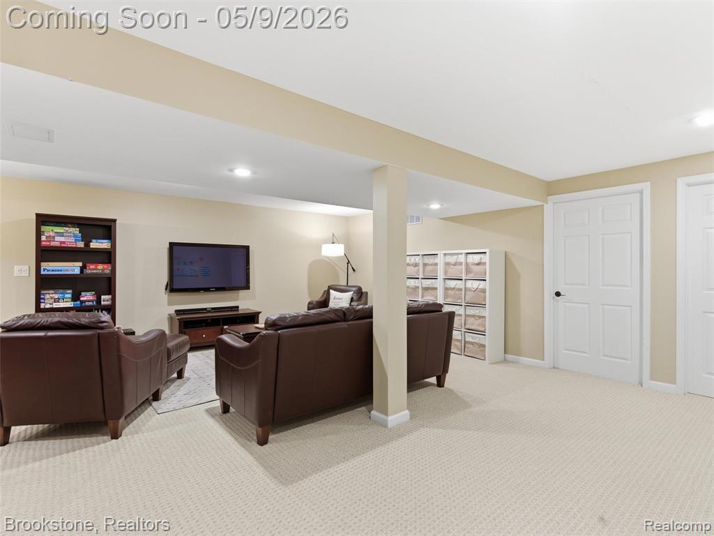 722 Lake Ridge Road Rochester, MI 48307 - Photo 31 of 48