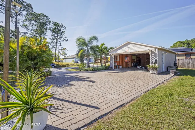 $525,000 | 400 Helicon Avenue Northwest, Palm Bay, FL 32907