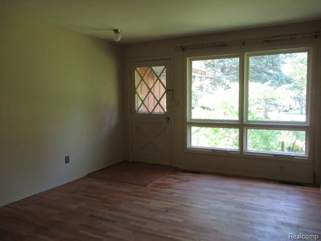 2476 South Fenton Road Holly, MI 48442 - Photo 19 of 59 IMG_6078.JPG