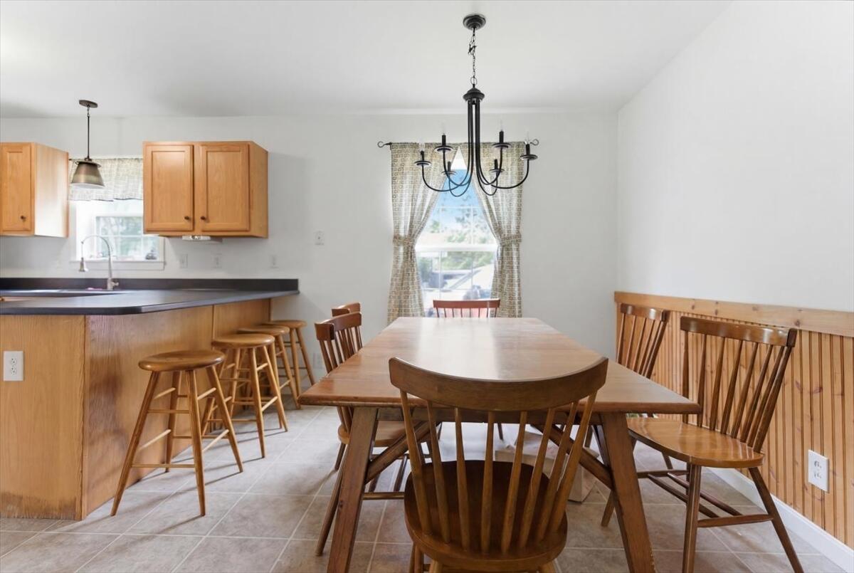 37 Palmer Road Pittston, ME 04345 - Photo 26 of 57 26-DSC05429_declutter_658a0d86