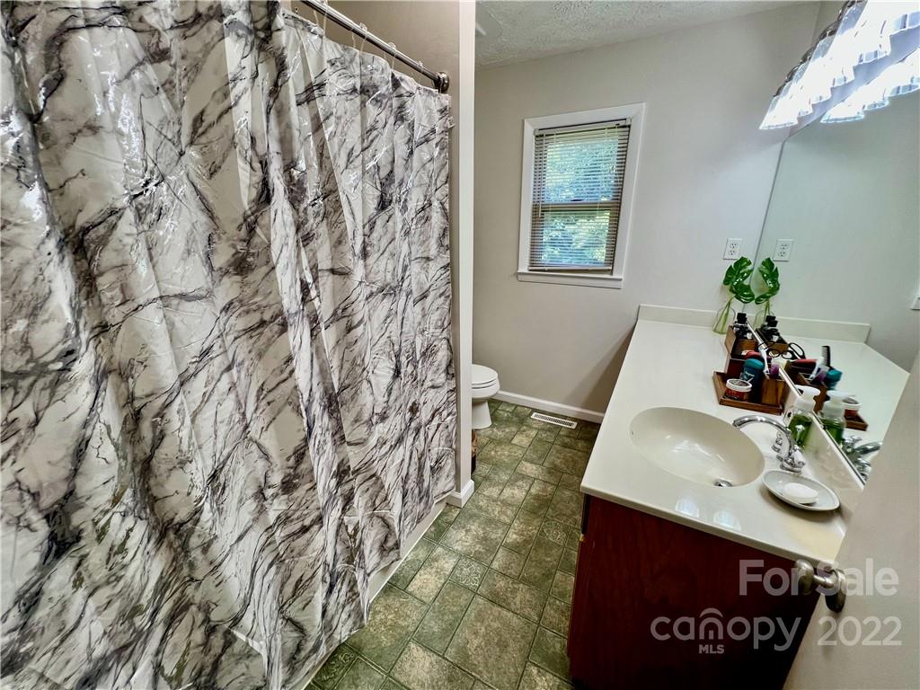 1619 Ivey Church Road Maiden, NC 28650 - Photo 11 of 19 Gallery Image 11