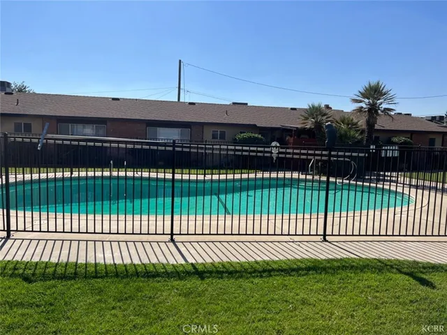 $245,000 | 1923 Emma Lee Lane, Unit A, Hanford, CA 93230
