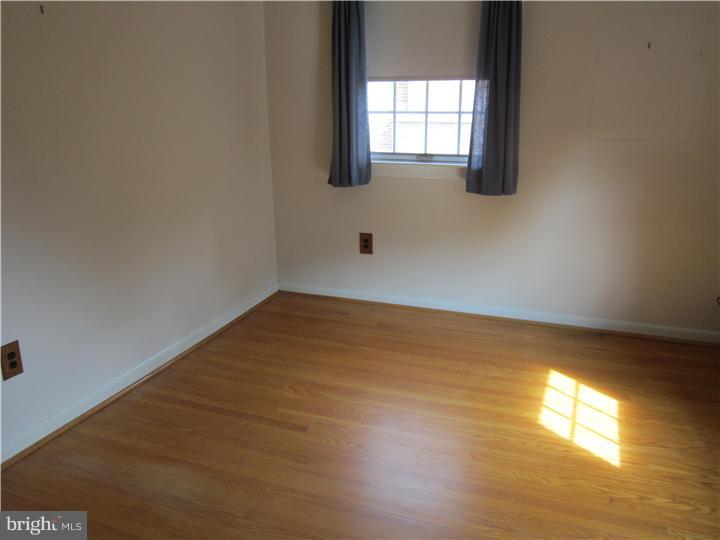 125 Snyder Lane Springfield, PA 19064 - Photo 14 of 24 Bedroom 3