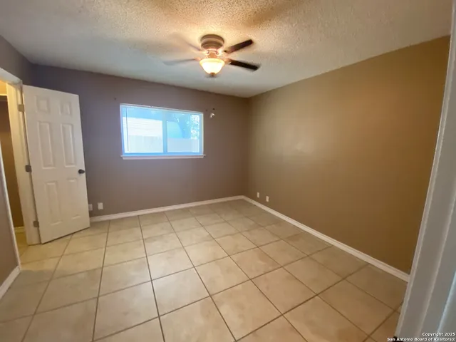 a view of empty room with window