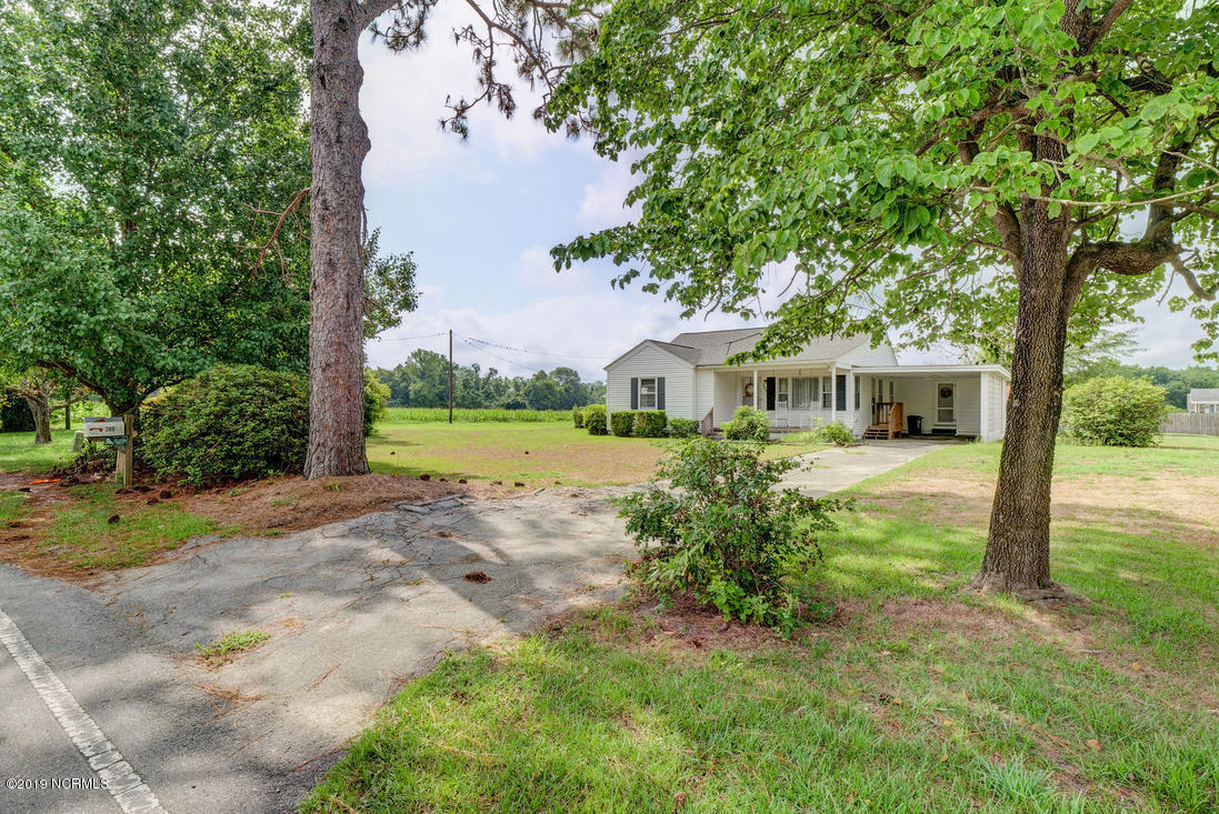 389 Haw Branch Road Richlands, NC 28574 - Photo 3 of 25 photo_49255631-1100x733