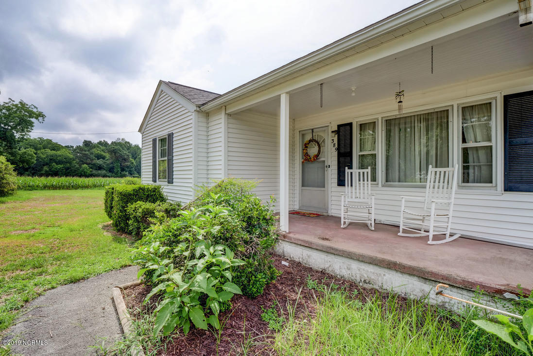 389 Haw Branch Road Richlands, NC 28574 - Photo 5 of 25 photo_49255633-1100x733