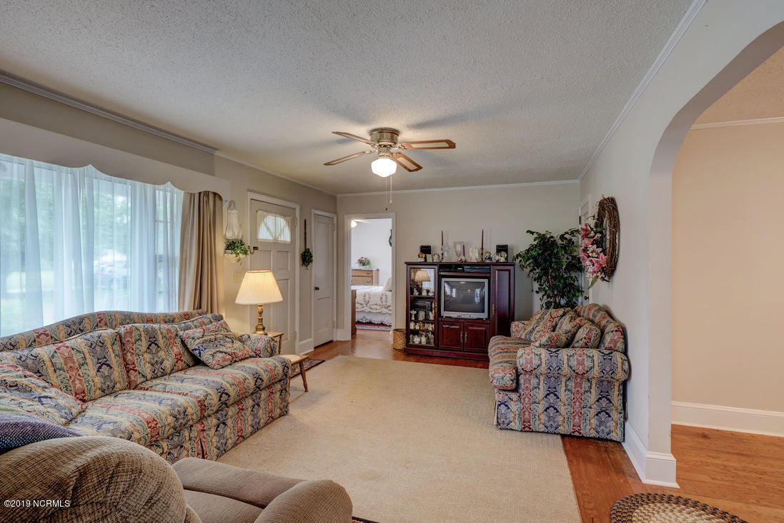 389 Haw Branch Road Richlands, NC 28574 - Photo 7 of 25 photo_49255635-1100x733