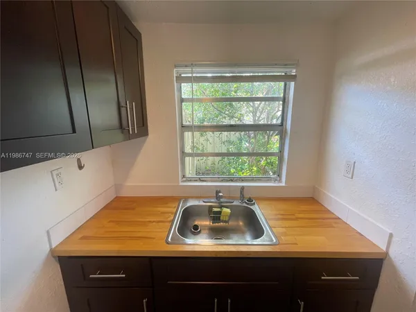 $1,500 | 5738 Garfield Street, Unit B, Hollywood, FL 33021