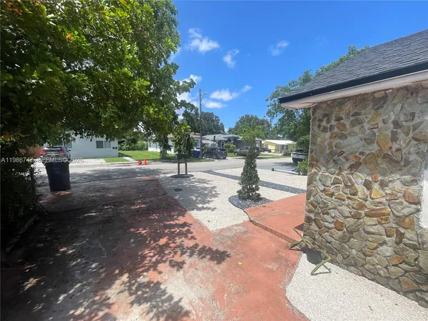 $1,500 | 5738 Garfield Street, Unit B, Hollywood, FL 33021