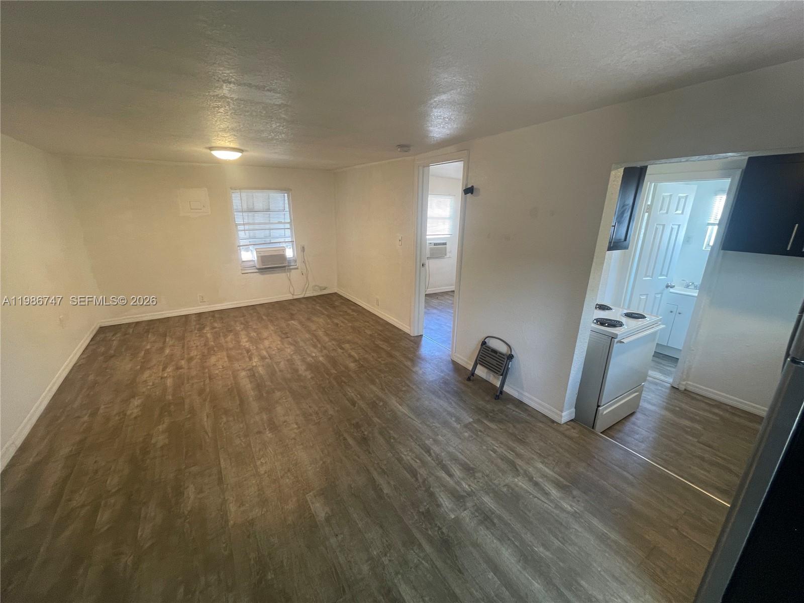 5738 Garfield Street, Unit B Hollywood, FL 33021 - Photo 5 of 26