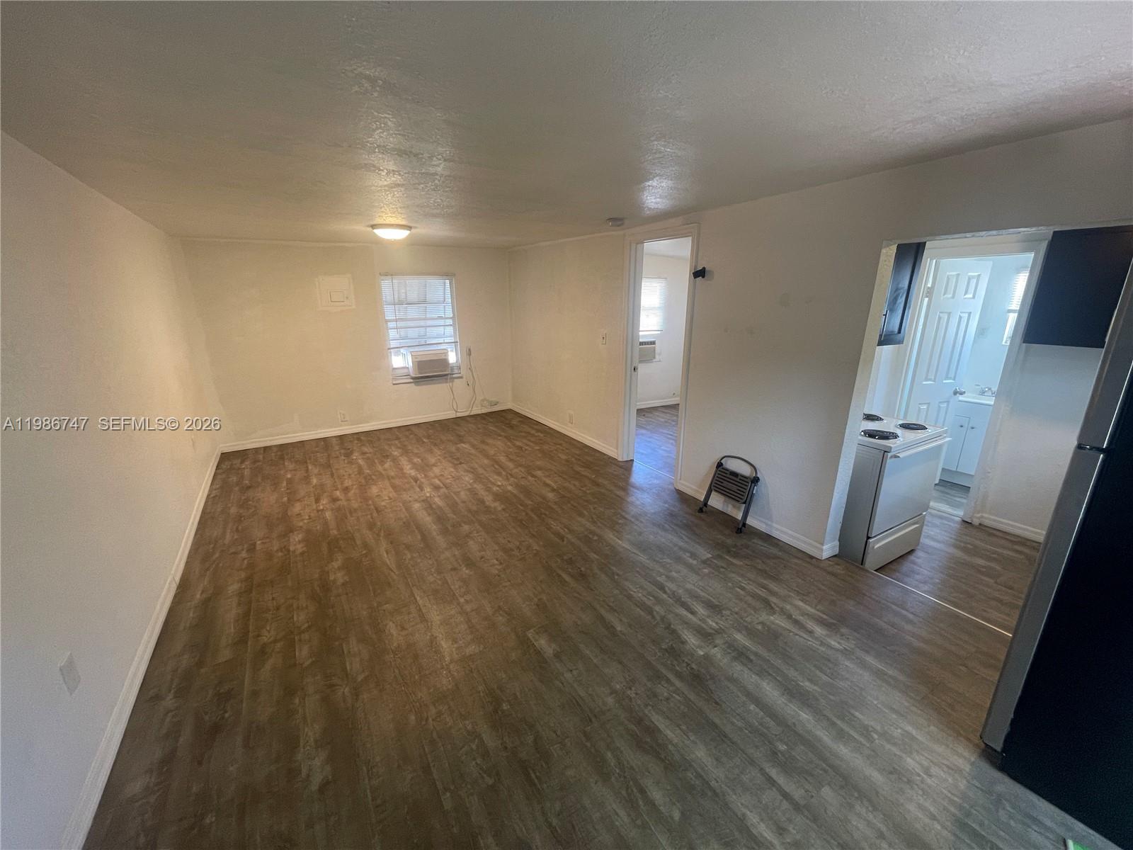 5738 Garfield Street, Unit B Hollywood, FL 33021 - Photo 6 of 26