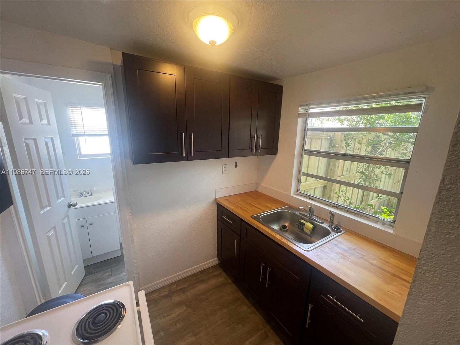 5738 Garfield Street, Unit B Hollywood, FL 33021 - Photo 8 of 26