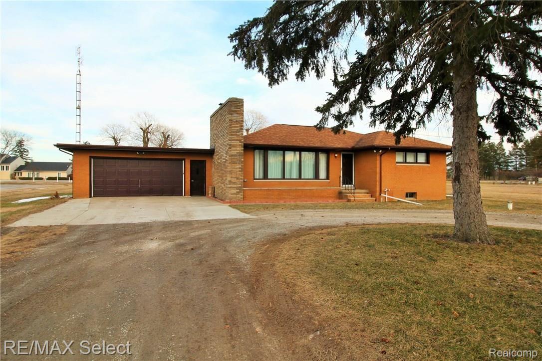 5105 Van Slyke Road Flint, MI 48507 - Photo 1 of 30 IMG_8863.JPG