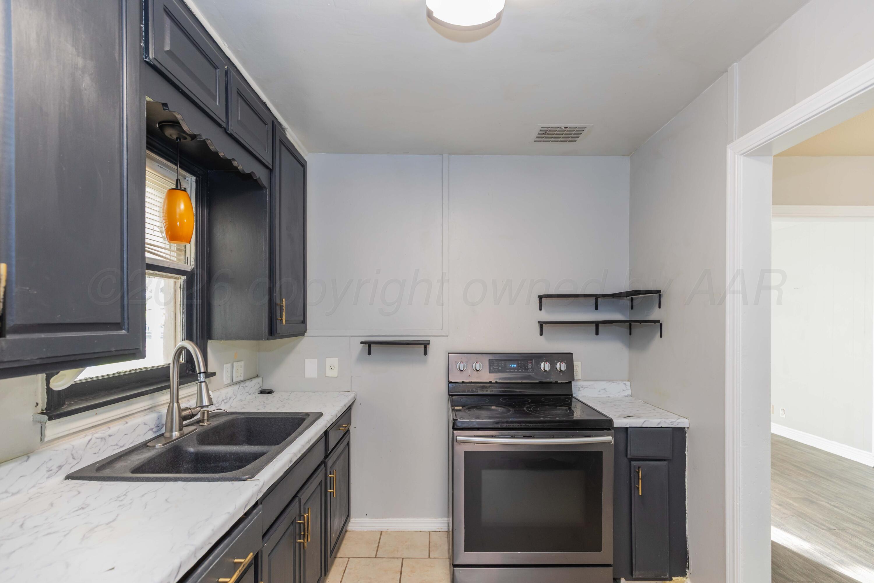 4110 South Lipscomb Street Amarillo, TX 79110 - Photo 11 of 38 KITCHEN VIEW 2