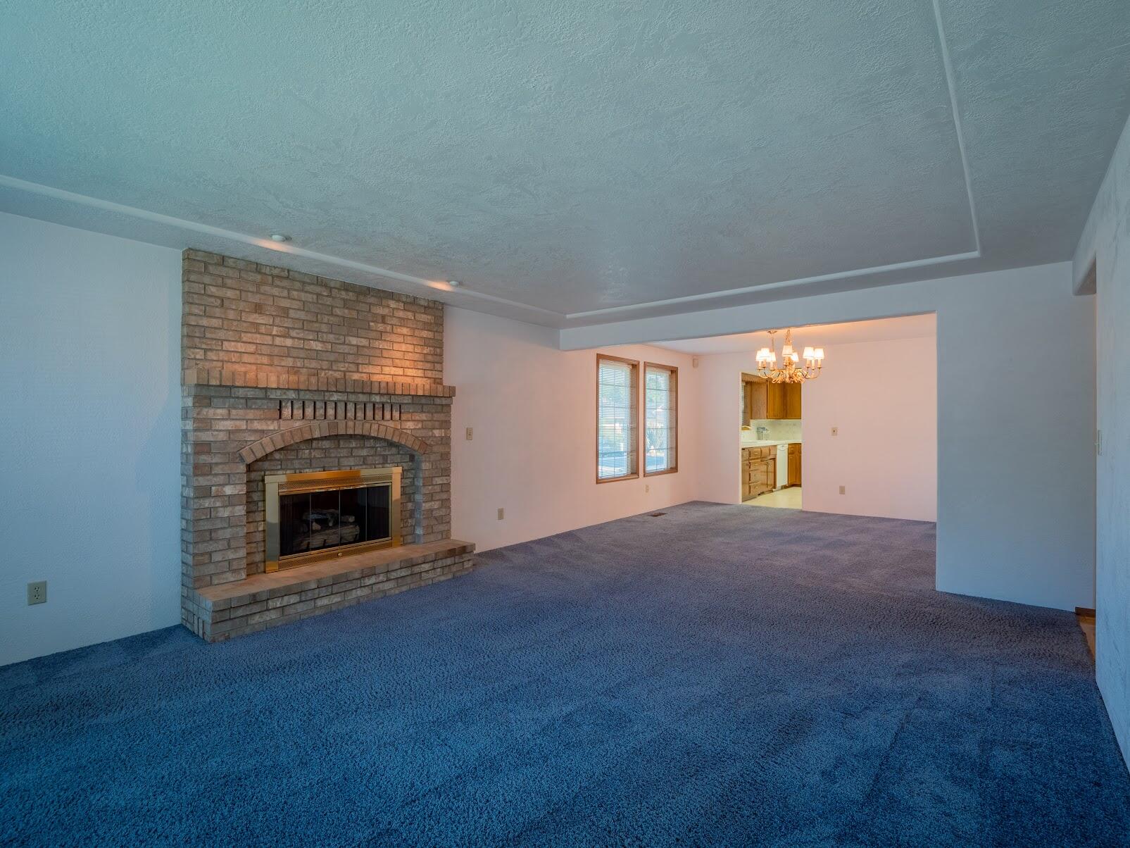 2629 Roberts Road Medford, OR 97504 - Photo 12 of 35 Living 4