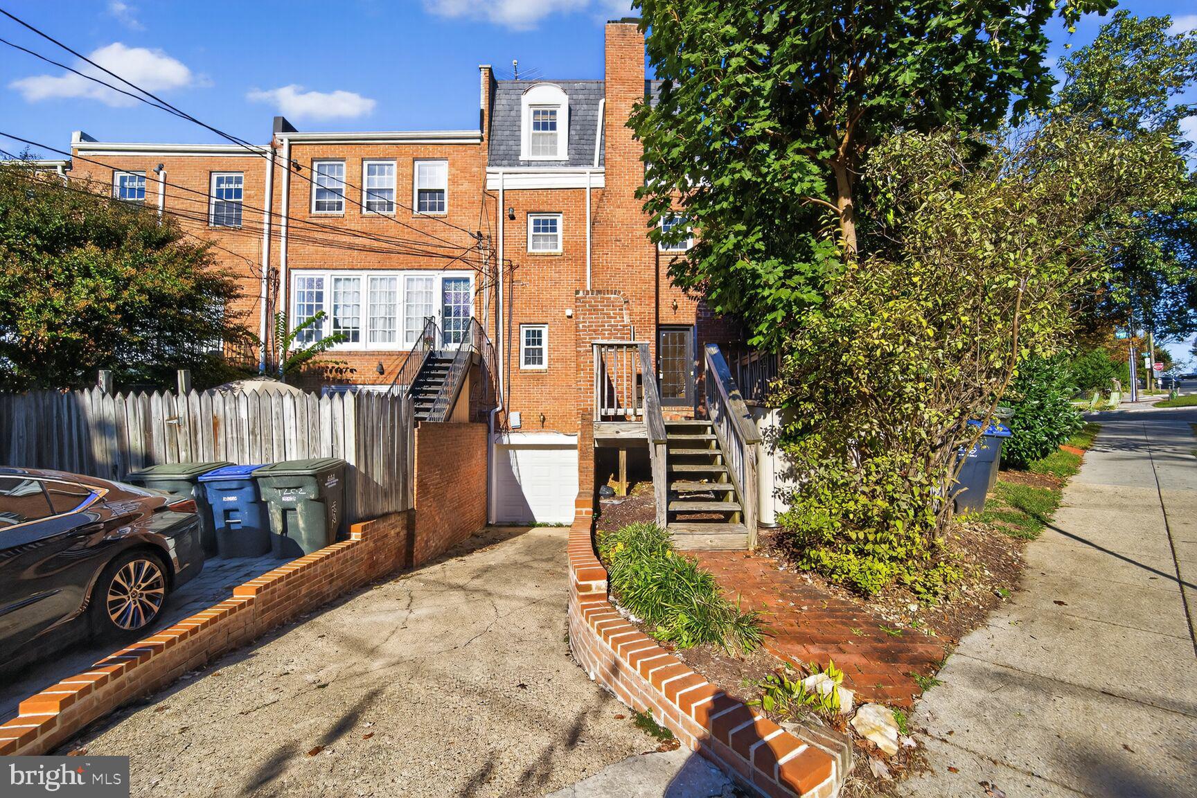4200 River Road Northwest Washington, DC 20016 - Photo 24 of 52 a view of a chairs and table in the patio