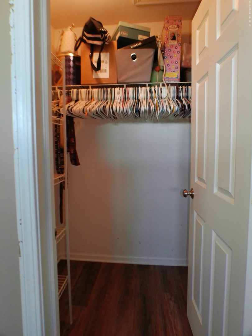 1404 Roth Drive Joliet, IL 60431 - Photo 33 of 52 a utility room with dryer and washer