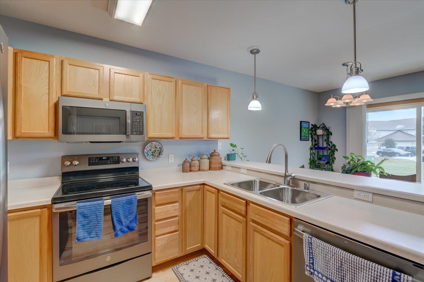 324 Alpine Meadow Circle, Unit 324 Oregon, WI 53575 - Photo 17 of 46