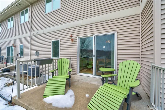 $299,900 | 324 Alpine Meadow Circle, Unit 324, Oregon, WI 53575