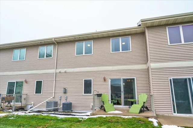 $299,900 | 324 Alpine Meadow Circle, Unit 324, Oregon, WI 53575