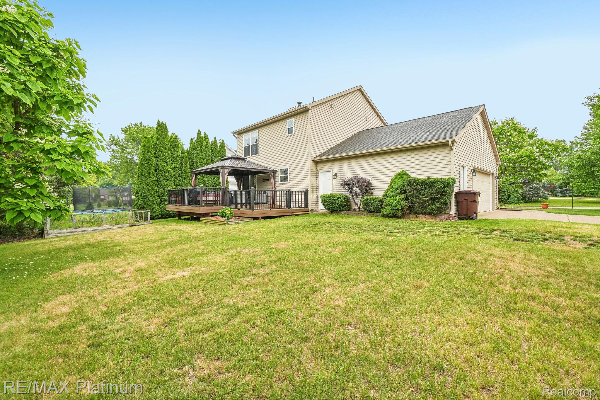 2353 Chestnut Bend Howell, MI 48855 - Photo 21 of 25 2353 Chestnut Bend