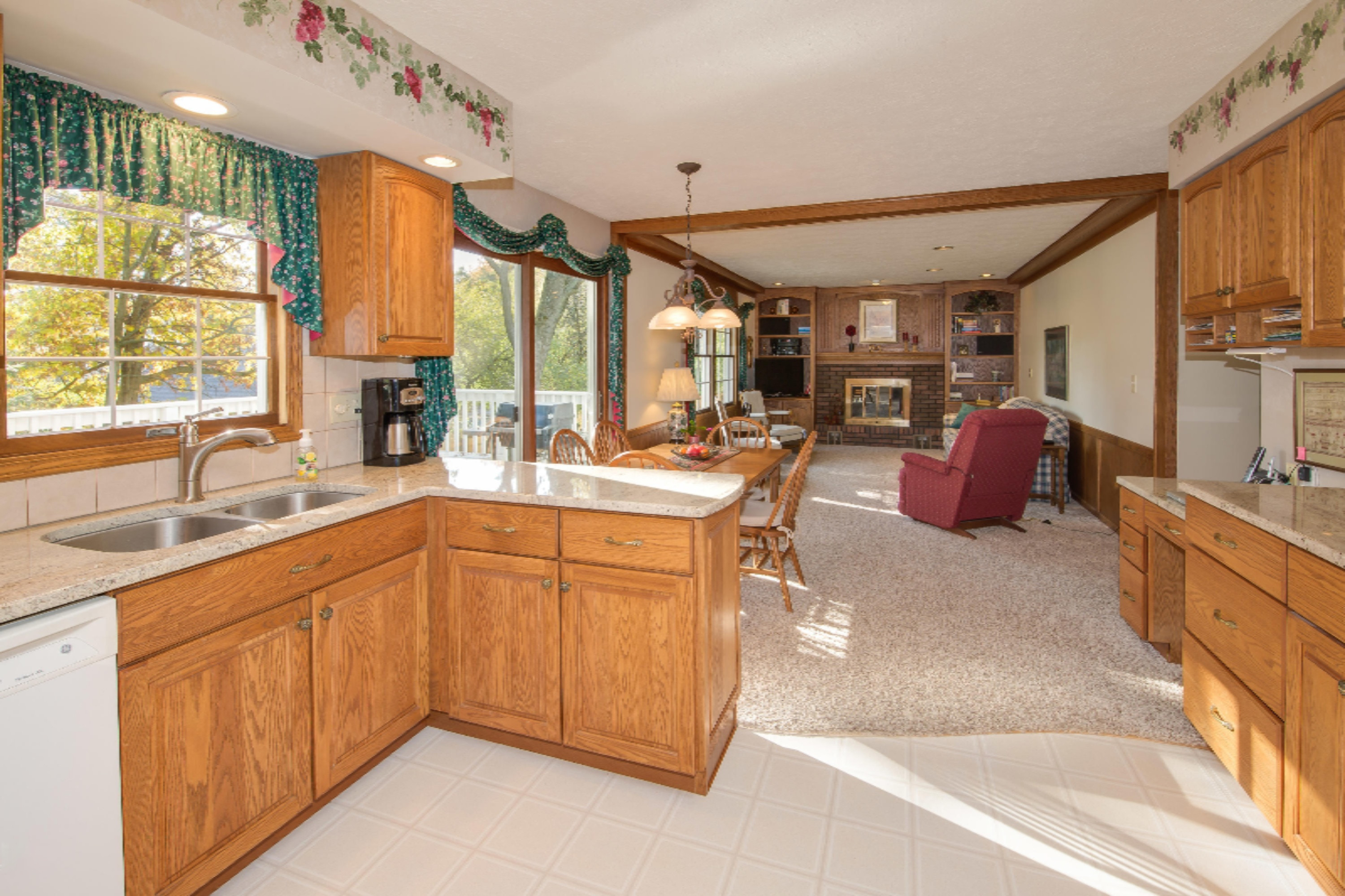 3001 Ridgeview Circle Kalamazoo, MI 49008 - Photo 3 of 26 3001_Ridgeview_Circle-03