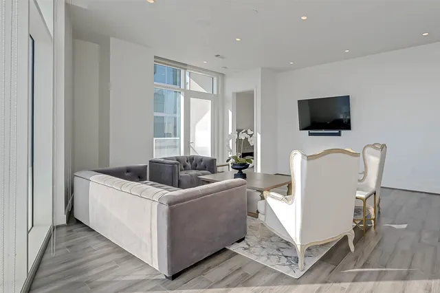 $4,300 | 4521 San Felipe Street, Unit 1603, Houston, TX 77027