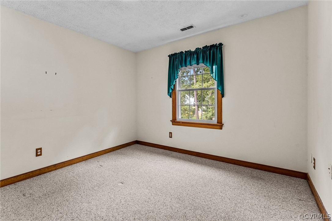 3904 Paces Ferry Road Chester, VA 23831 - Photo 28 of 36