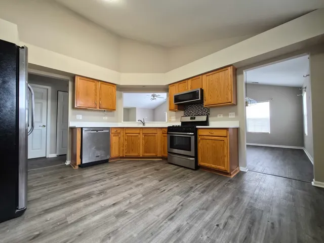 $2,850 | 2850 Stonewater Drive, Naperville, IL 60564