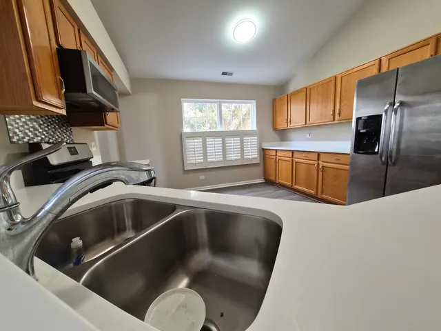 $2,850 | 2850 Stonewater Drive, Naperville, IL 60564