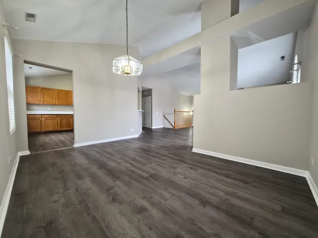 $2,850 | 2850 Stonewater Drive, Naperville, IL 60564