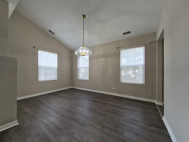 $2,850 | 2850 Stonewater Drive, Naperville, IL 60564