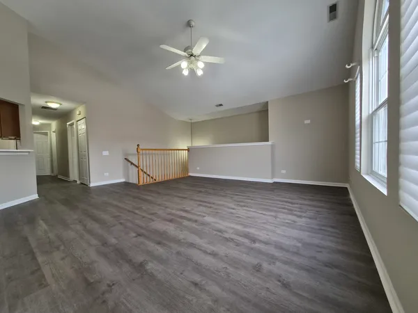 $2,750 | 2850 Stonewater Drive, Naperville, IL 60564