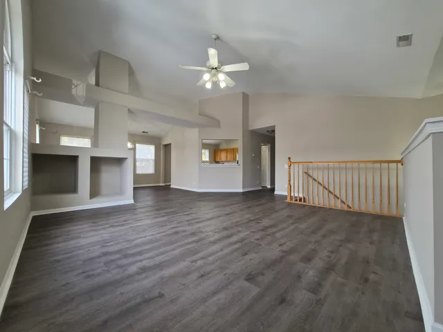 $2,850 | 2850 Stonewater Drive, Naperville, IL 60564