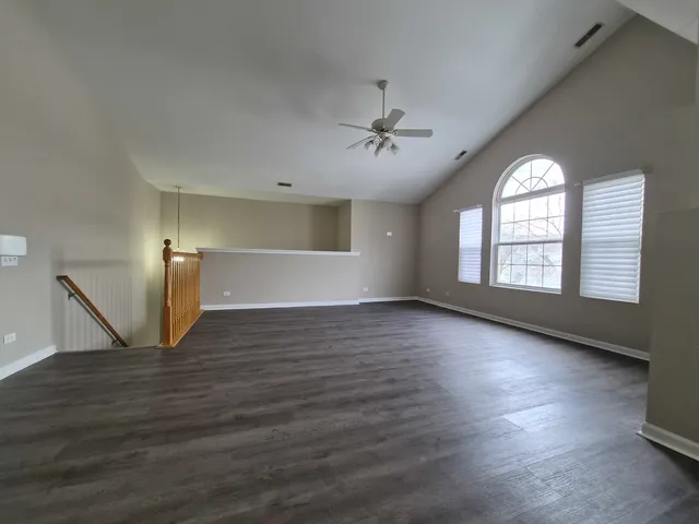 $2,850 | 2850 Stonewater Drive, Naperville, IL 60564