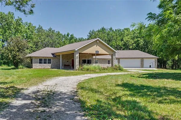 $550,000 | 25303 Highway 169, Garnett, KS 66032