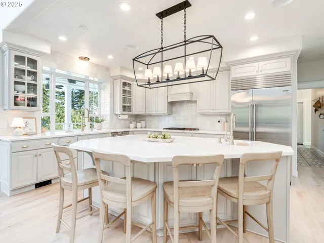 $1,850,000 | 28499 Southeast Sweetbriar Road, Troutdale, OR 97060