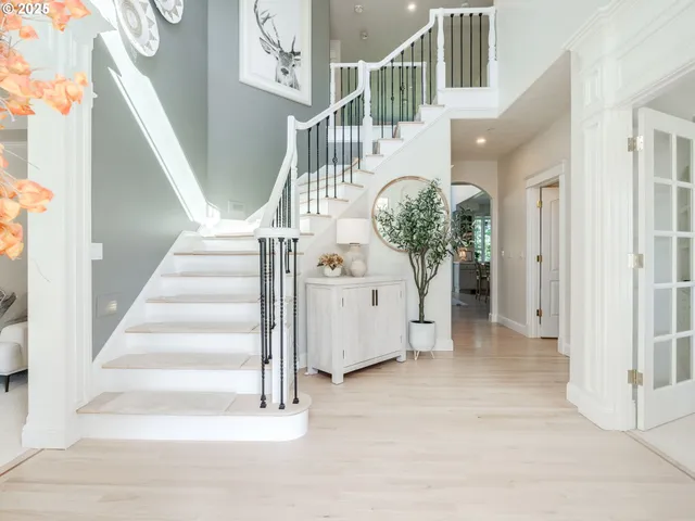 $1,850,000 | 28499 Southeast Sweetbriar Road, Troutdale, OR 97060