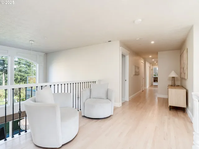 $1,850,000 | 28499 Southeast Sweetbriar Road, Troutdale, OR 97060