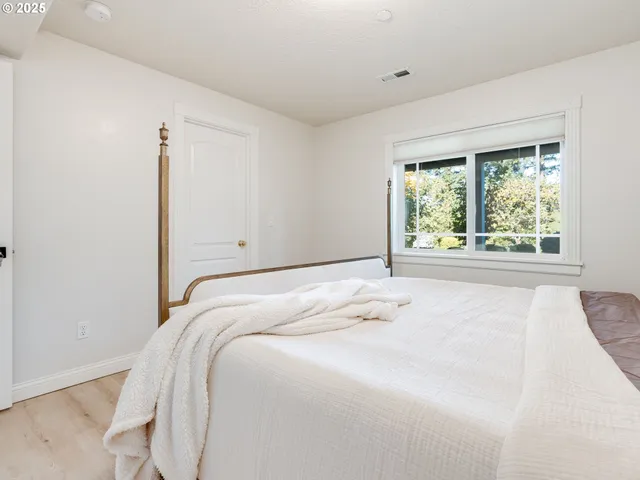 $1,850,000 | 28499 Southeast Sweetbriar Road, Troutdale, OR 97060