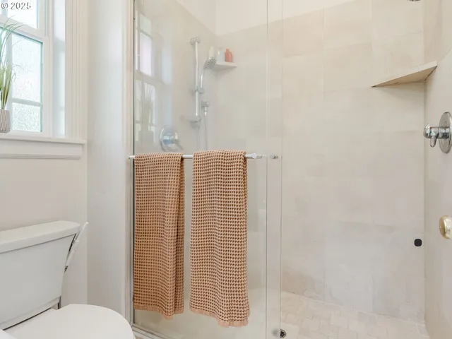 $1,850,000 | 28499 Southeast Sweetbriar Road, Troutdale, OR 97060