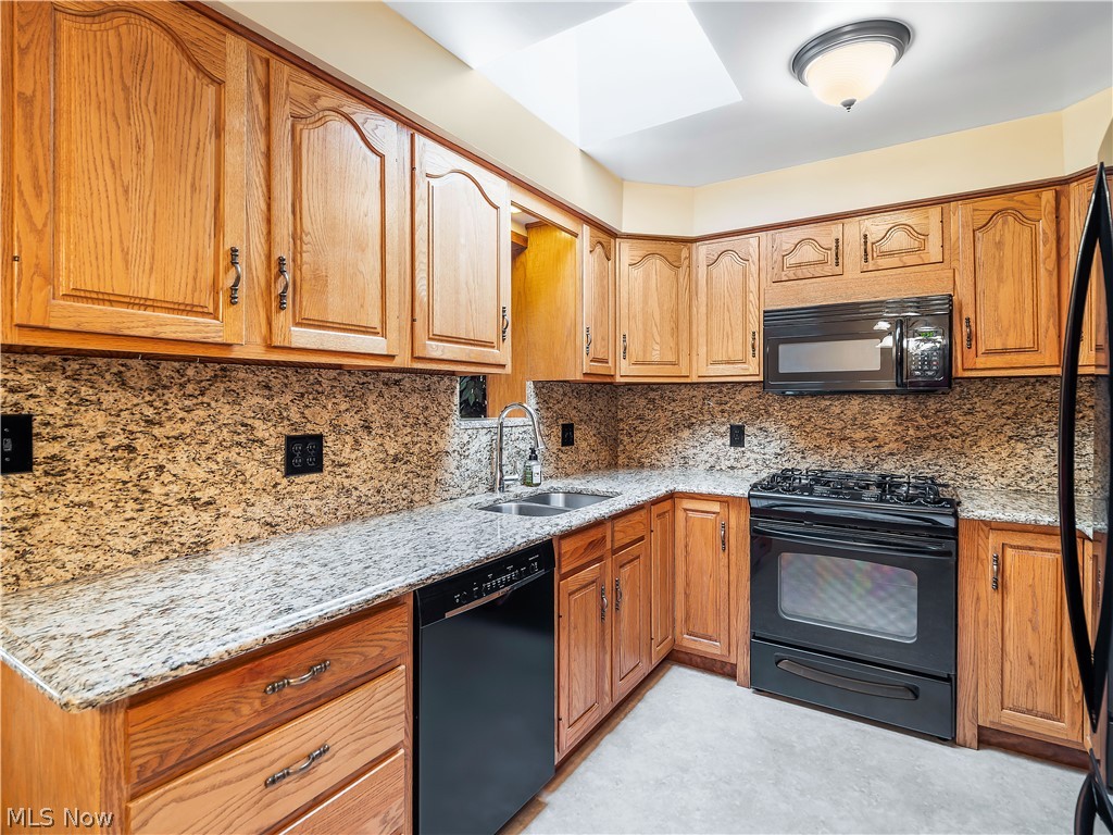 14644 Pease Road Maple Heights, OH 44137 - Photo 13 of 35