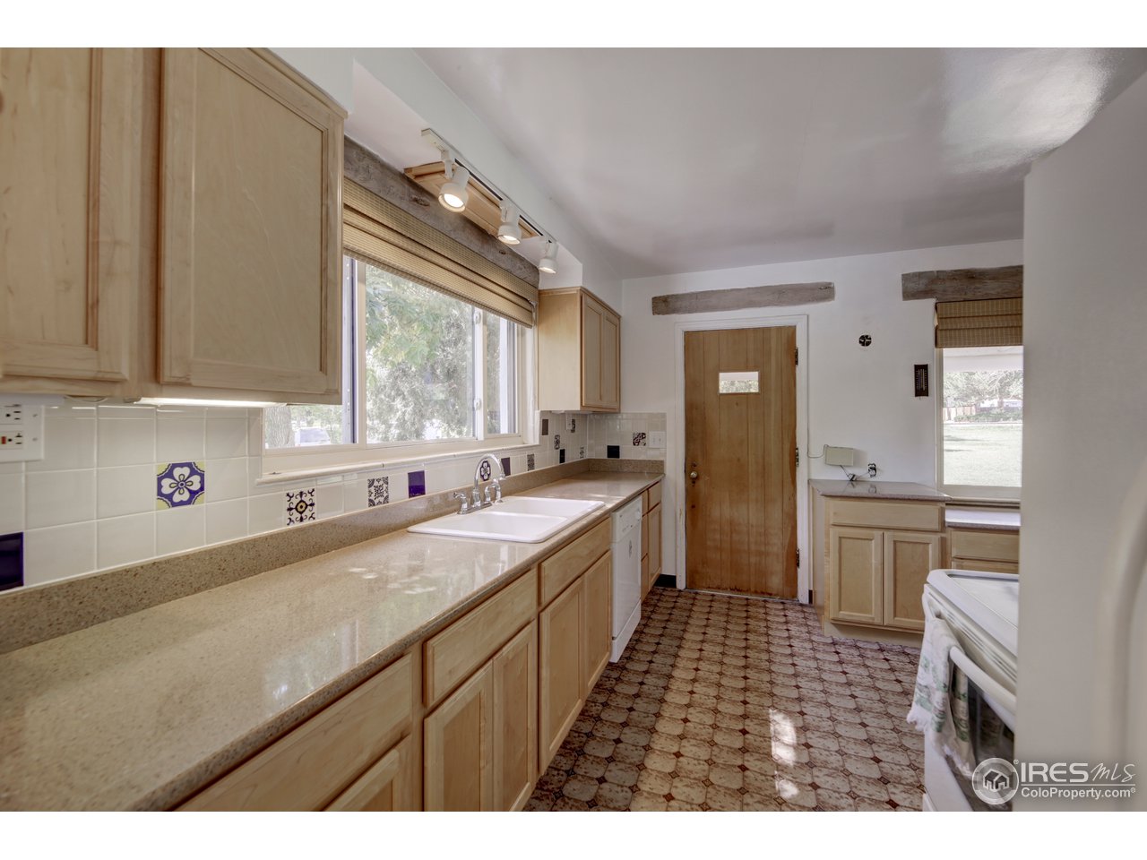 6640 Simms Street Arvada, CO 80004 - Photo 6 of 40