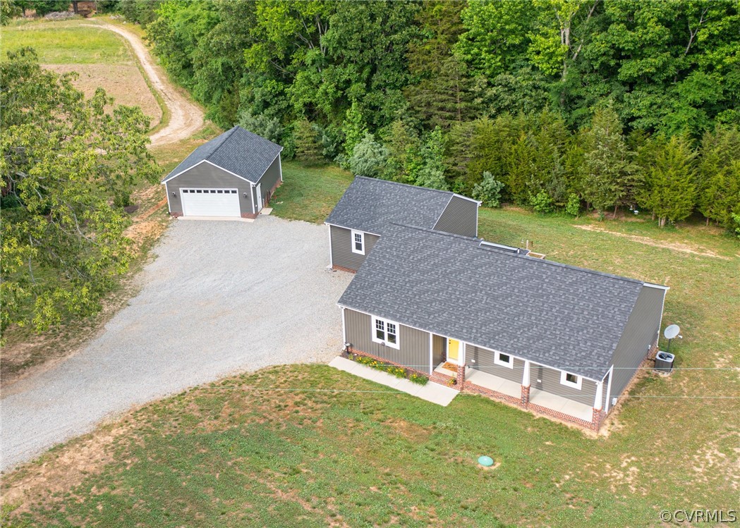 1832 Nichols Road Powhatan, VA 23139 - Photo 4 of 35 Gallery Image 4